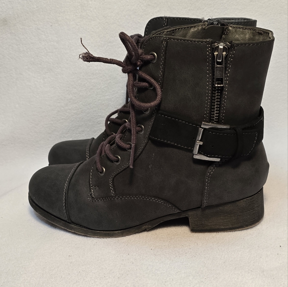 Maurices Dark Gray Lace-Up Ankle Boots, Size 7